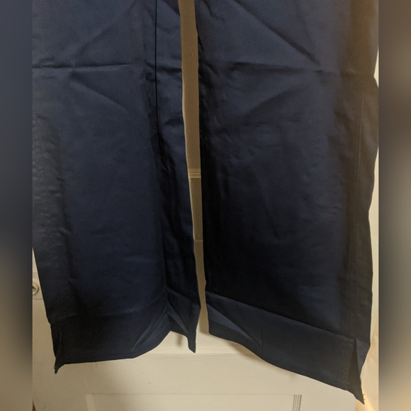 Women's Cherokee Scrubs - Picture 3 of 8